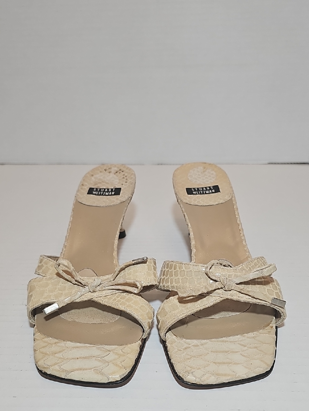 Stuart Weitzman Cream Snakeskin-Texture Bow Mules
